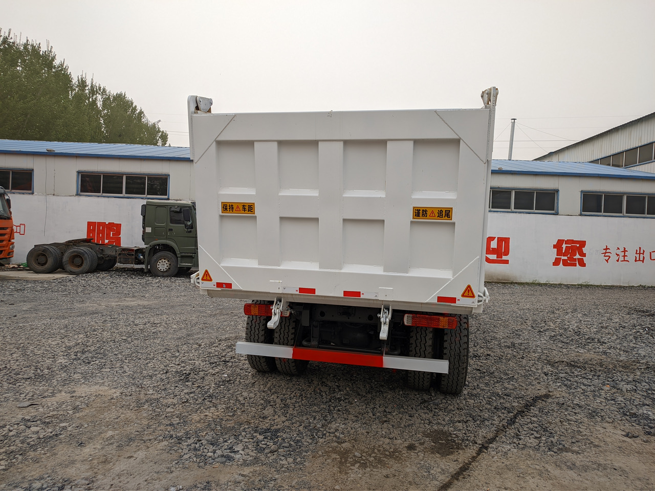 Tipper SINOTRUK HOWO 6x4 dump truck China tipper lorry dumper: picture 6