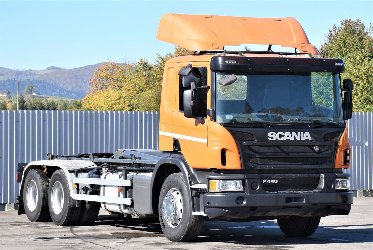 Hook lift truck Scania P 440: picture 4