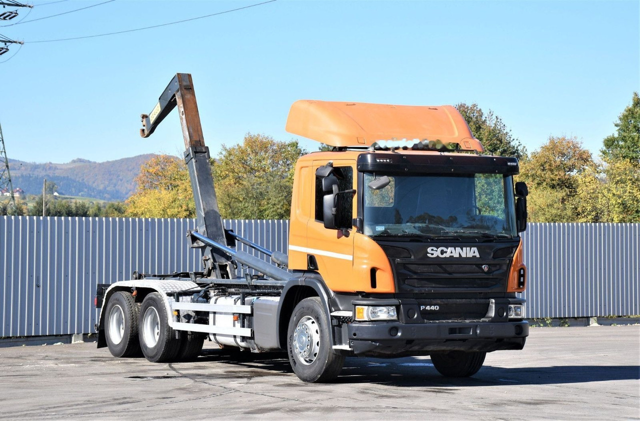 Hook lift truck Scania P 440: picture 2