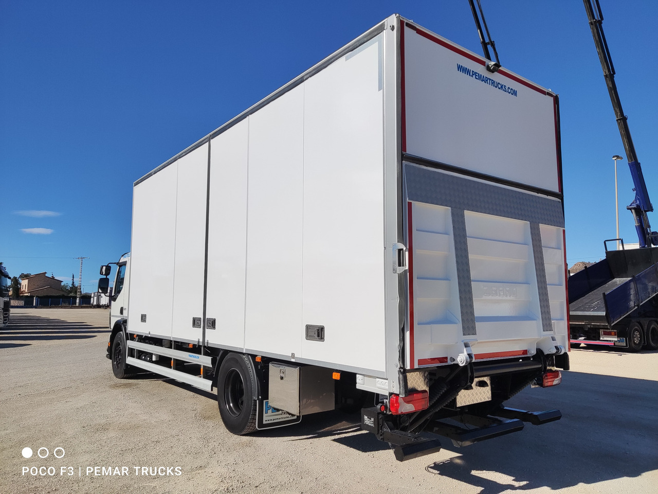 Box truck VOLVO FE 320 FURGON CERRADO 18T EURO 6: picture 8
