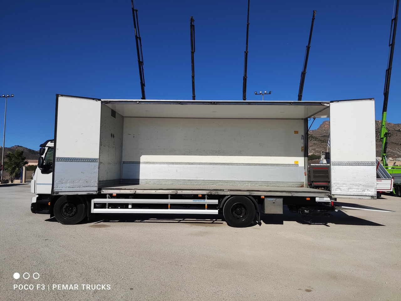 Box truck VOLVO FE 320 FURGON CERRADO 18T EURO 6: picture 16