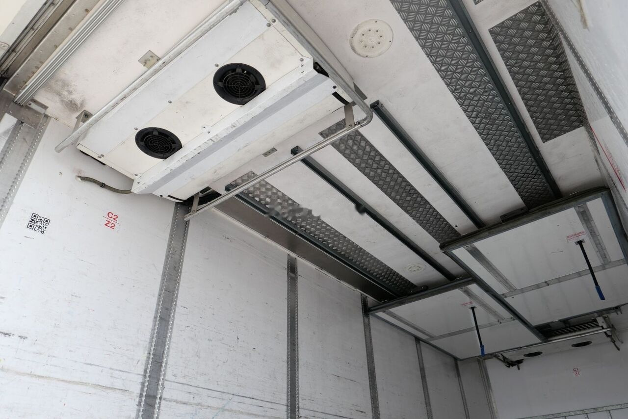 Refrigerator truck Volvo FH 420 Hűtős + HF Multitemp: picture 11