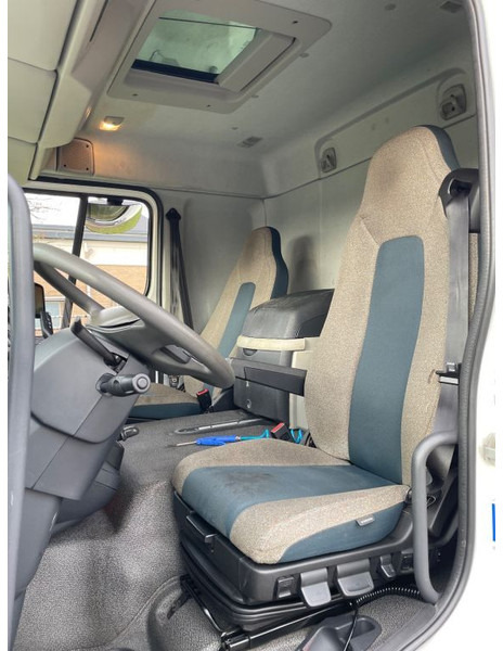 Box truck Volvo FL verhuiswagen 2019 only 133.000 km: picture 8
