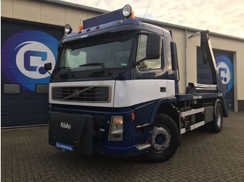 Skip loader truck Volvo FM9 4X2 300Pk Euro 3 MANUAL-STEEL SUSPENSION-ANALOGE TACHO: picture 1
