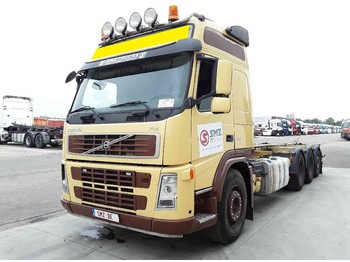Cab chassis truck Volvo FM 460 Globetrotter 275"km 8x4 tridem: picture 1