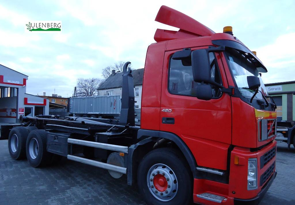 Container transporter/ Swap body truck Volvo hakowiec 420 FM 6x4 2005: picture 2