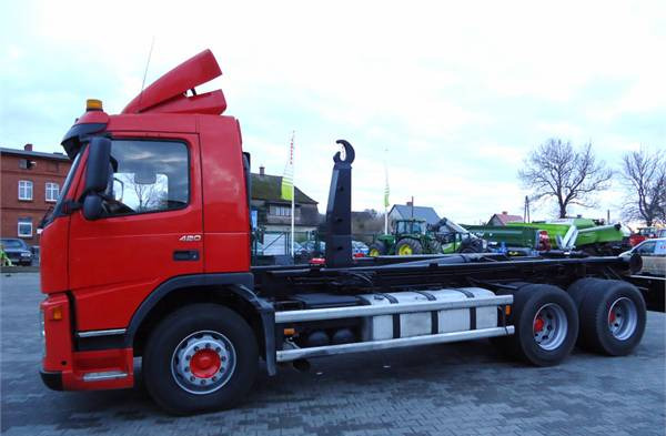Container transporter/ Swap body truck Volvo hakowiec 420 FM 6x4 2005: picture 4