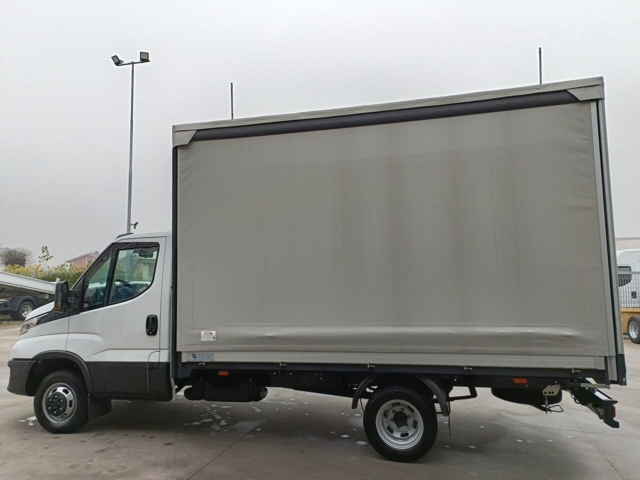 Curtain side van IVECO DAILY 35C16 3000 cc KM 0: picture 3