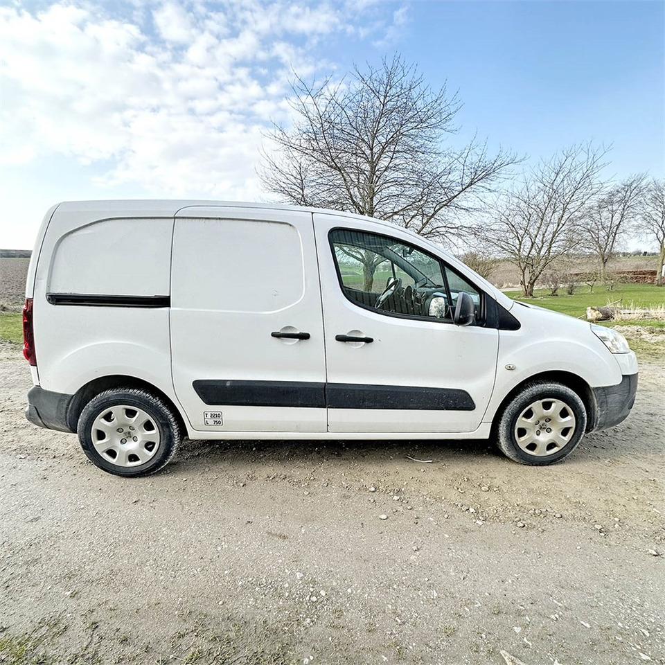 Small van Peugeot Partner 1,6 E-HDI 90 HK L1: picture 8