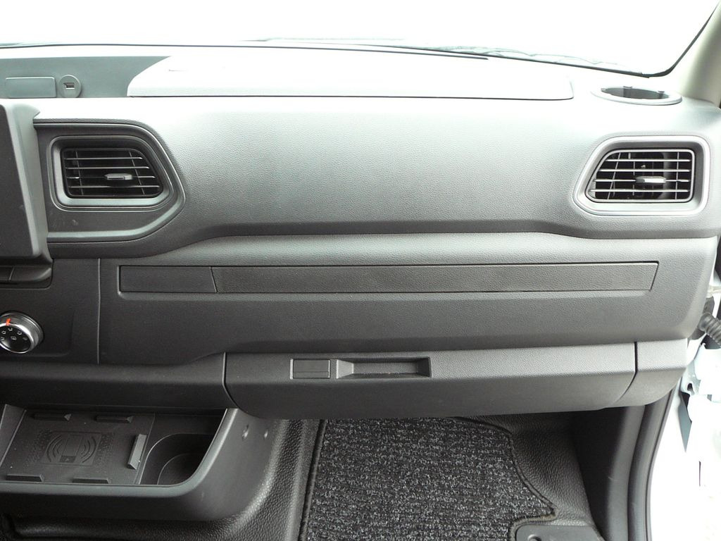 Curtain side van Renault Pritsche Plane mit Schlafkabine hinten: picture 18
