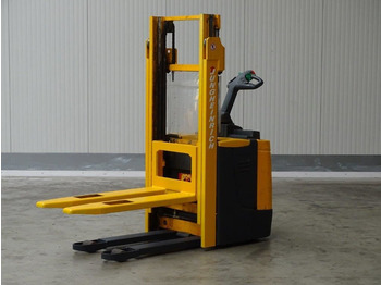 Jungheinrich ERC212 - Stacker: picture 1