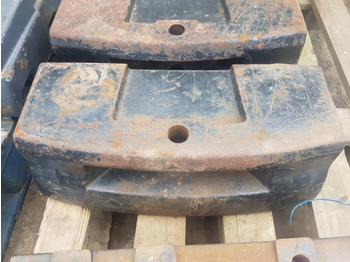  New Holland  Tm, Ts, 60 Series Main Weight Carrier Block 82026907, 82014593 - Counterweight: picture 1