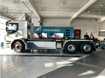 Volvo 6x2-Lenkachse-Alufelgen-FÖRDERUNG LIEGT VOR  - Hook lift truck: picture 1