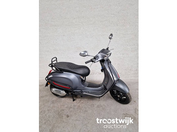 Vespa Sprint 4T - Motorcycle: picture 1