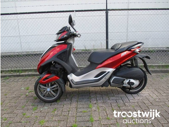 Piaggio MP3 300 ie Yourban LT - Motorcycle: picture 1