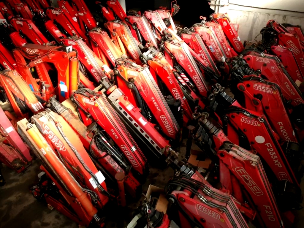 TRANSGRUAS - Construction machinery NISSAN undefined: picture 2