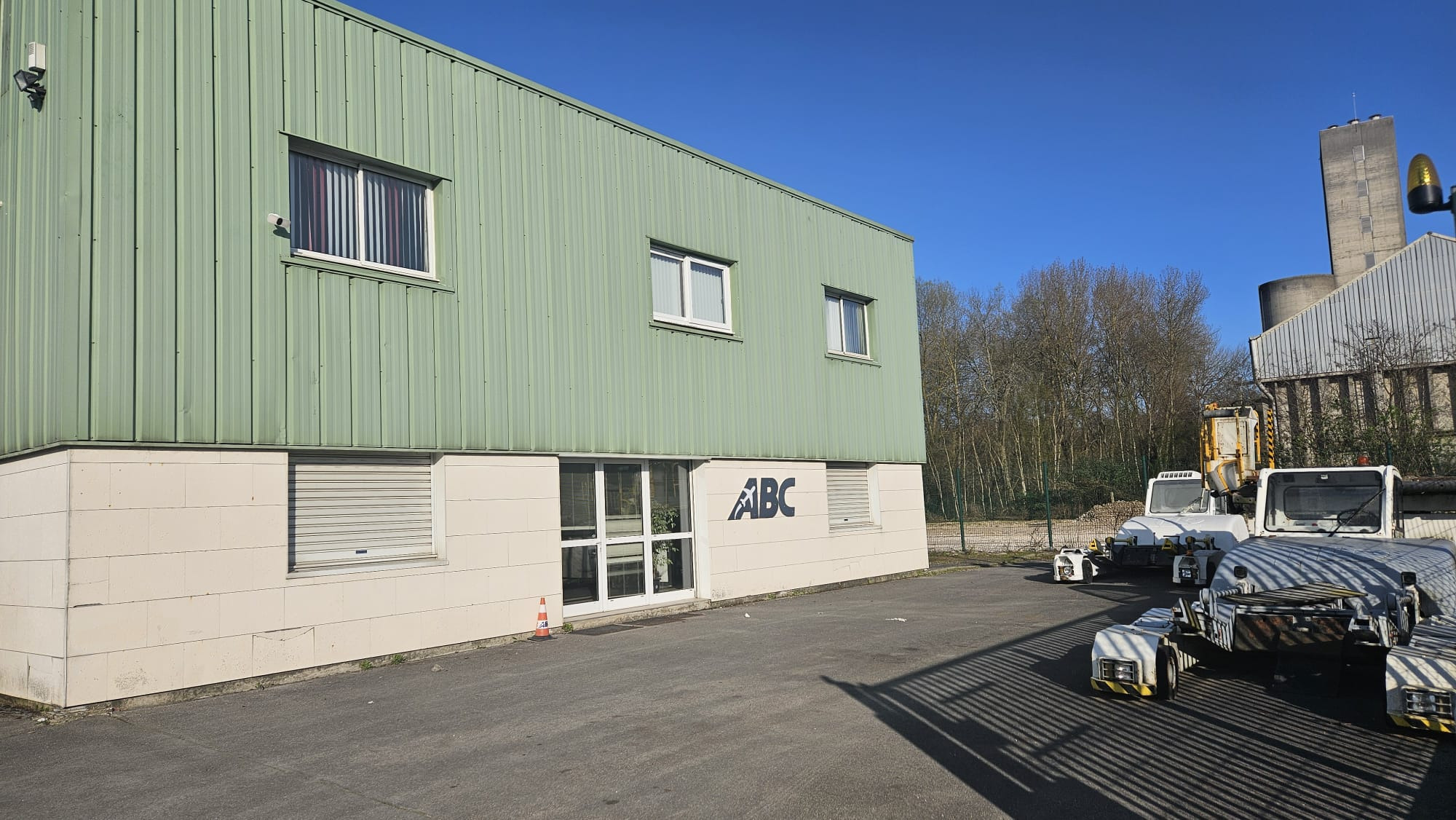 Air Business GSE - Ground support equipment HOUCHIN - diesel undefined: picture 2