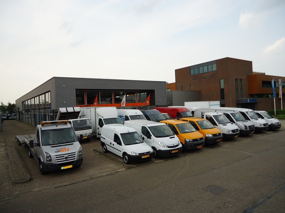 Autobedrijf Rif B.V. - Vans - Year: 2010, diesel undefined: picture 1