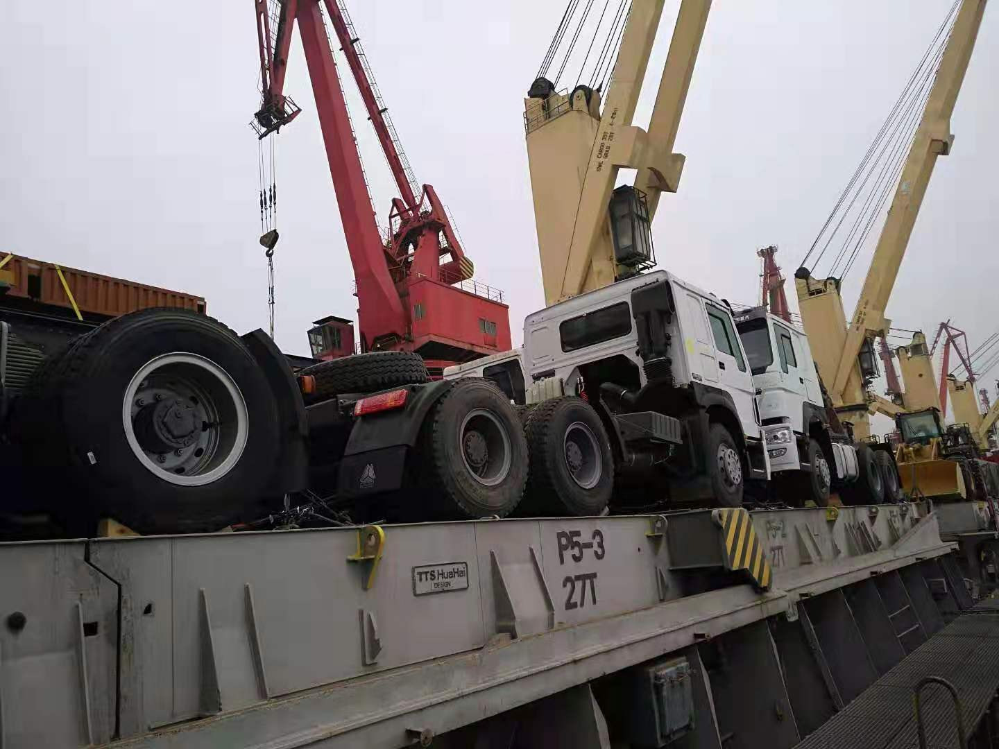 Shandong Guhong Auto Industrial CO., LTD - Trucks SINOTRUK HOWO - loader crane undefined: picture 8