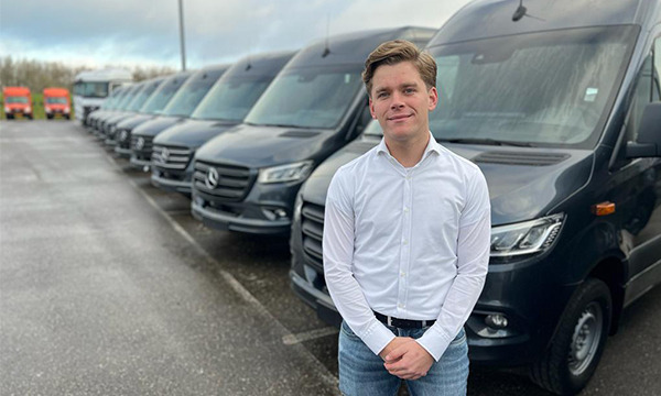 Busvan - Vans - Year: 2023, diesel, gearbox: automatic undefined: picture 4