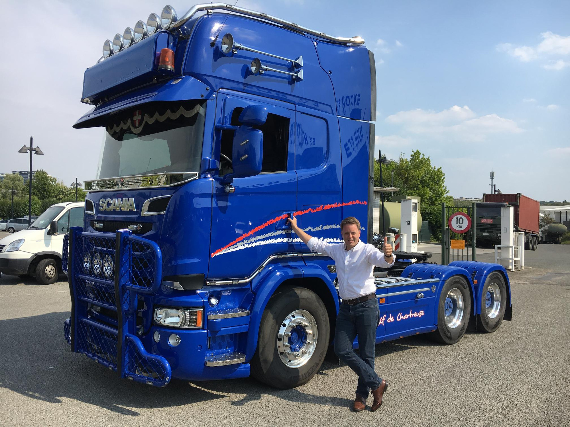 Trucks MPH S.A - vehicles for sale undefined: picture 2