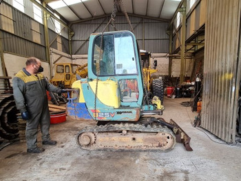 Mini excavator YANMAR B25V