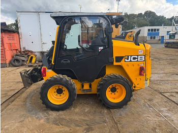 Skid steer loader JCB