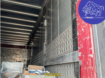 Curtainsider truck Mercedes-Benz Actros 2548: picture 5
