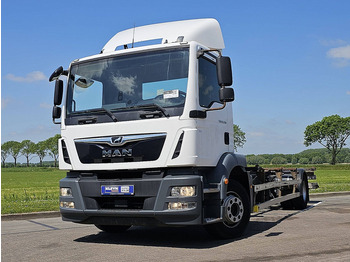 Container transporter/ Swap body truck MAN TGM 12.250