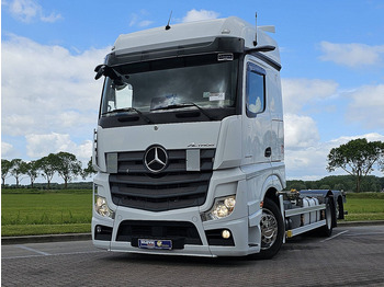 Container transporter/ Swap body truck MERCEDES-BENZ Actros 2545