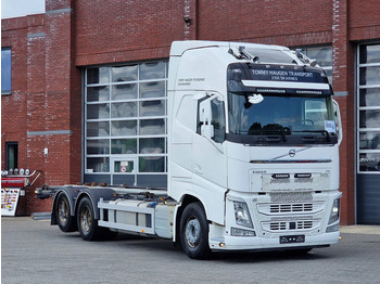 Container transporter/ Swap body truck VOLVO FH13 500