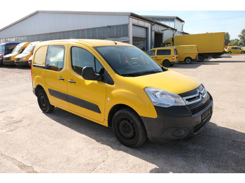 Interior photo 1: Small van CITROEN Berlingo 16V HDI Niveau B L1 CoC PARKTRONIK 2xSC