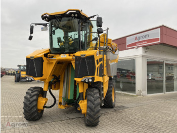 Grape harvesting machine