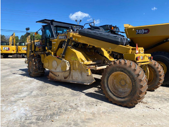 Soil stabilizer CATERPILLAR