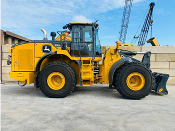 Wheel loader John Deere 824p: picture 2 Wheel loader John Deere 824p: picture 2