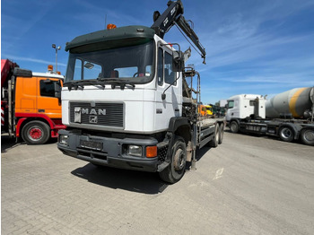 Hook lift truck MAN F2000