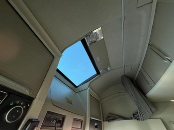 Leasing of VOLVO (S) Truck FH 500 6x2 Abrollkipper Funkfernbedienung VOLVO (S) Truck FH 500 6x2 Abrollkipper Funkfernbedienung: picture 2