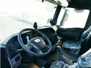 Interior photo 2: Cab chassis truck MAN TGS 35.480 8x6H BL CH TGS 35.480 8x6H BL CH, HydroDrive, Navi, Nebenantrieb