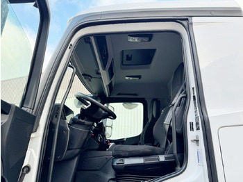 Crane truck Mercedes-Benz Arocs 1840 L 4x2 Arocs 1840 L 4x2, Kran Palfinger PK12001L, Hochstand: picture 2 Crane truck Mercedes-Benz Arocs 1840 L 4x2 Arocs 1840 L 4x2, Kran Palfinger PK12001L, Hochstand: picture 2