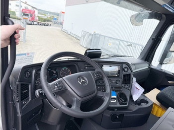 Interior photo 2: Leasing of Mercedes-Benz Arocs 4148 K 8x4/4 Arocs 4148 K 8x4/4/45, Turbo-Retarder-Kupplung, Grounder Mercedes-Benz Arocs 4148 K 8x4/4 Arocs 4148 K 8x4/4/45, Turbo-Retarder-Kupplung, Grounder Interior photo 2: Leasing of Mercedes-Benz Arocs 4148 K 8x4/4 Arocs 4148 K 8x4/4/45, Turbo-Retarder-Kupplung, Grounder Mercedes-Benz Arocs 4148 K 8x4/4 Arocs 4148 K 8x4/4/45, Turbo-Retarder-Kupplung, Grounder