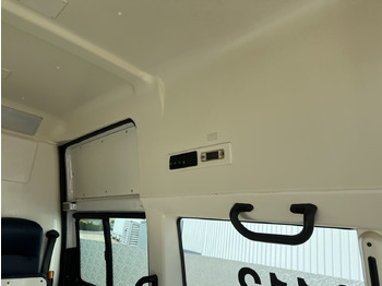 Ambulance Volkswagen T5 2.0 TDI 4x2 T5 2.0 TDI 4x2, Krankenwagen: picture 2