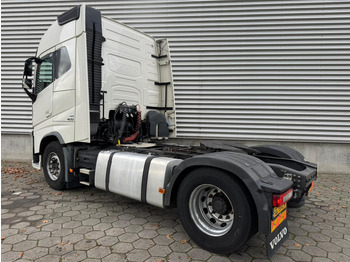 Tractor unit Volvo FH 420 / I-Shift / 2 Tanks / Euro 6 / NL- Truck: picture 3 Tractor unit Volvo FH 420 / I-Shift / 2 Tanks / Euro 6 / NL- Truck: picture 3