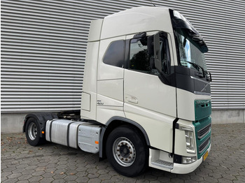 Tractor unit Volvo FH 420 / I-Shift / 2 Tanks / Euro 6 / NL- Truck: picture 2 Tractor unit Volvo FH 420 / I-Shift / 2 Tanks / Euro 6 / NL- Truck: picture 2