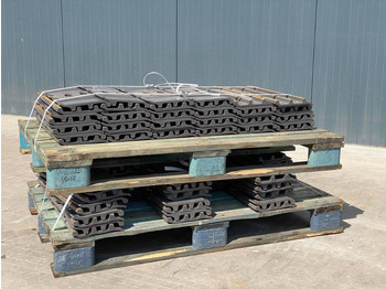 Frame/ Chassis for Construction machinery Volvo EC140 Shoes: picture 3