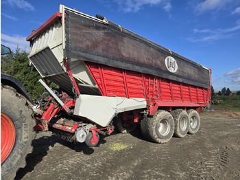 Self-loading wagon LELY