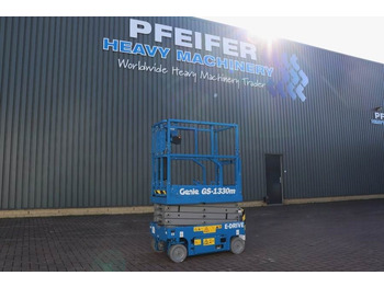 Scissor lift GENIE