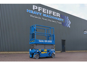 Scissor lift GENIE