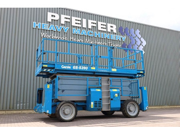 Scissor lift GENIE