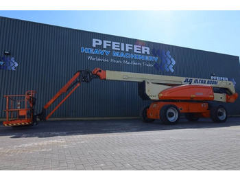 Articulated boom JLG