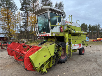 Combine harvester CLAAS Dominator